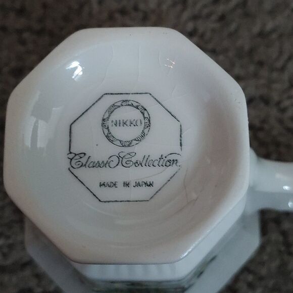 Nikko  Christmas Tea Cup and Saucer - Picture 8 of 9